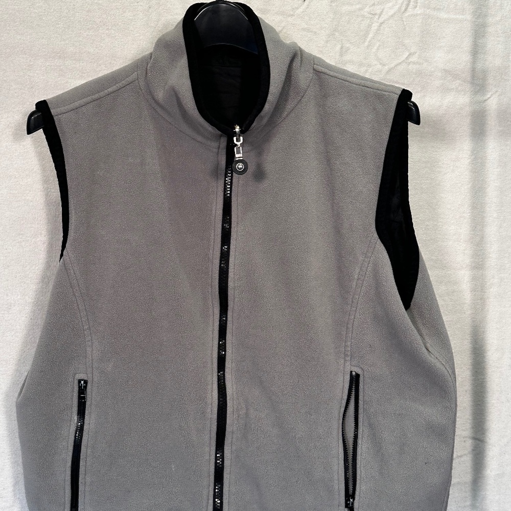 Women's Medium Gray REVERSIBLE Casual Corner Vest